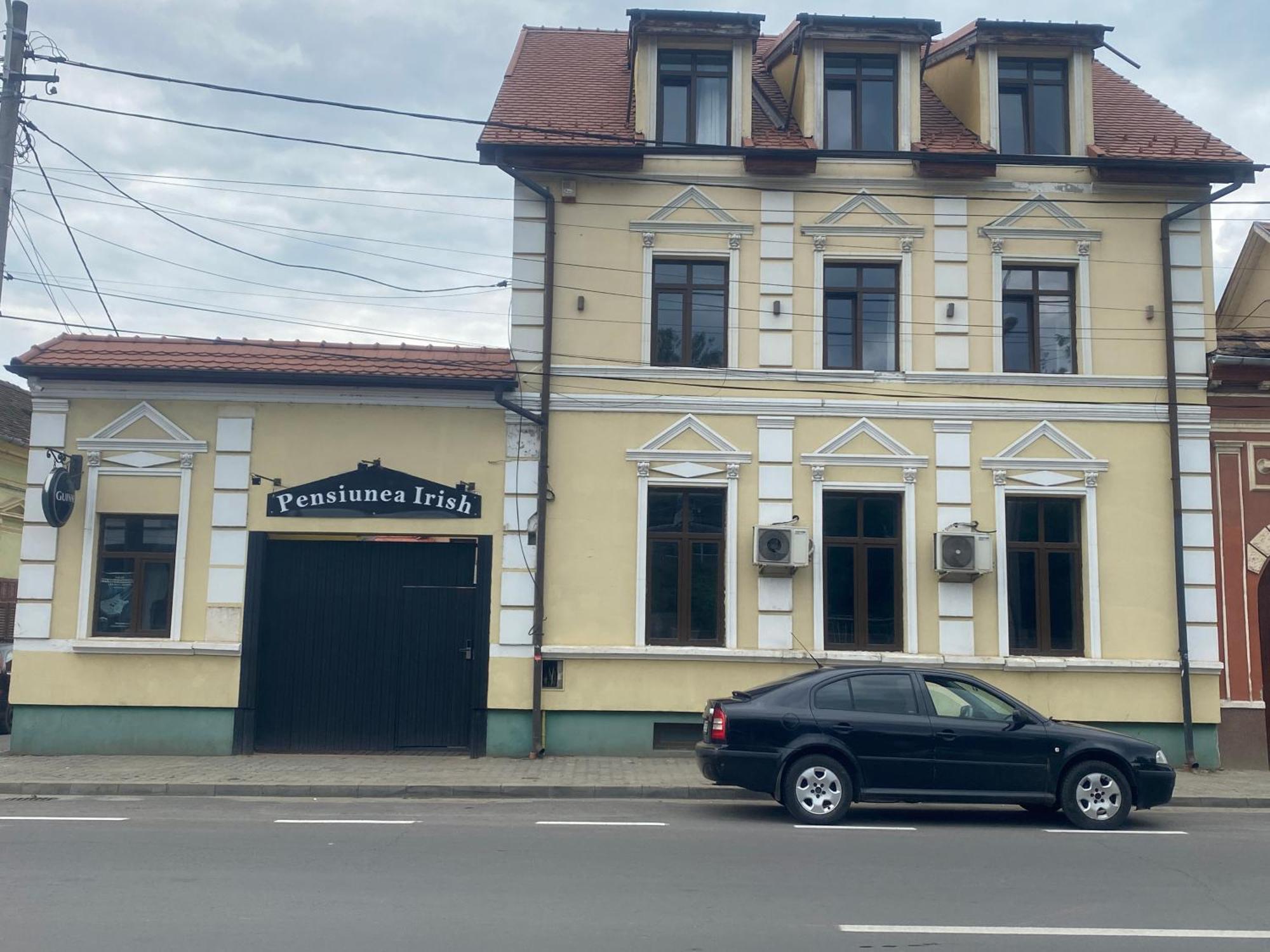 Pensiunea Irish Mediaş Zewnętrze zdjęcie